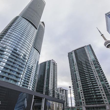Royal Stays Condominiums - Upscale Downtown Suites โตรอนโต ภายนอก รูปภาพ